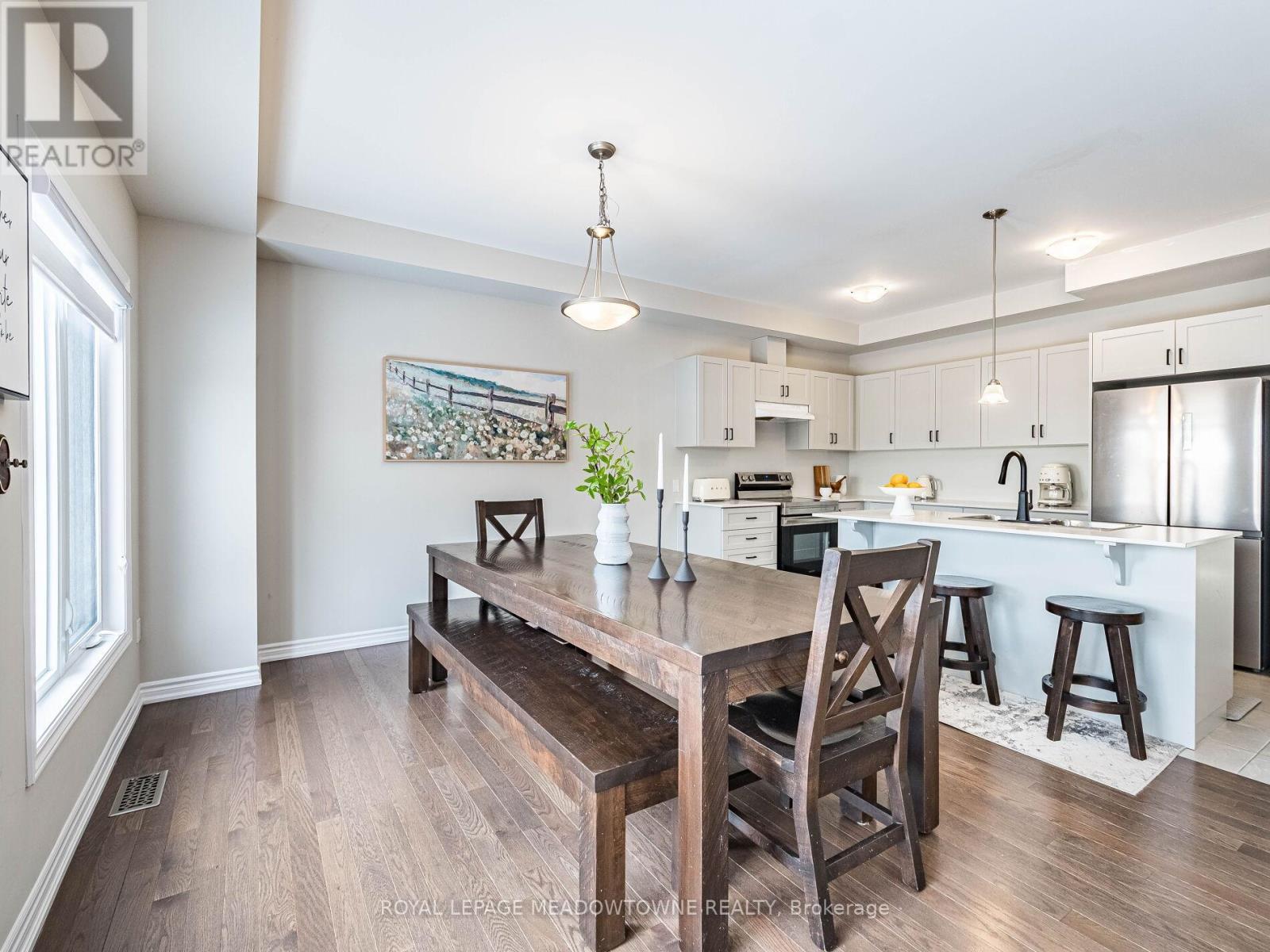7 - 13 Braida Lane, Halton Hills, ON - Indoor Photo Showing Dining Room