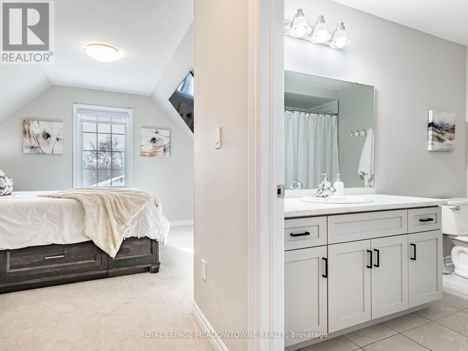 7 - 13 Braida Lane, Halton Hills, ON - Indoor