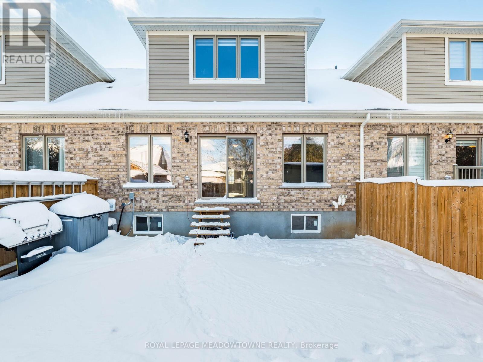 7 - 13 Braida Lane, Halton Hills, ON - Outdoor