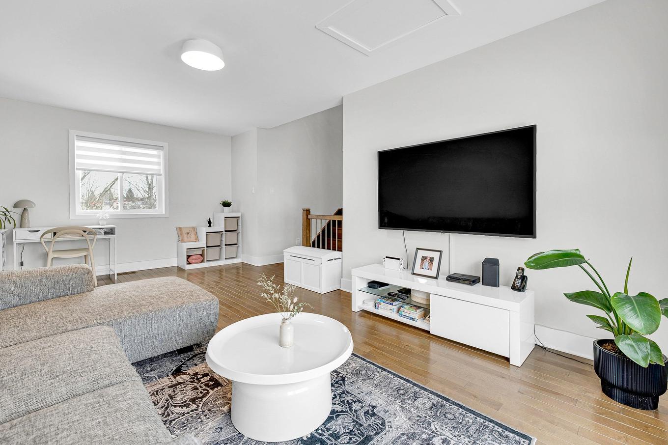 Salle familiale - 30 Place De La Pulperie, Saint-Jérôme, QC - Indoor Photo Showing Living Room