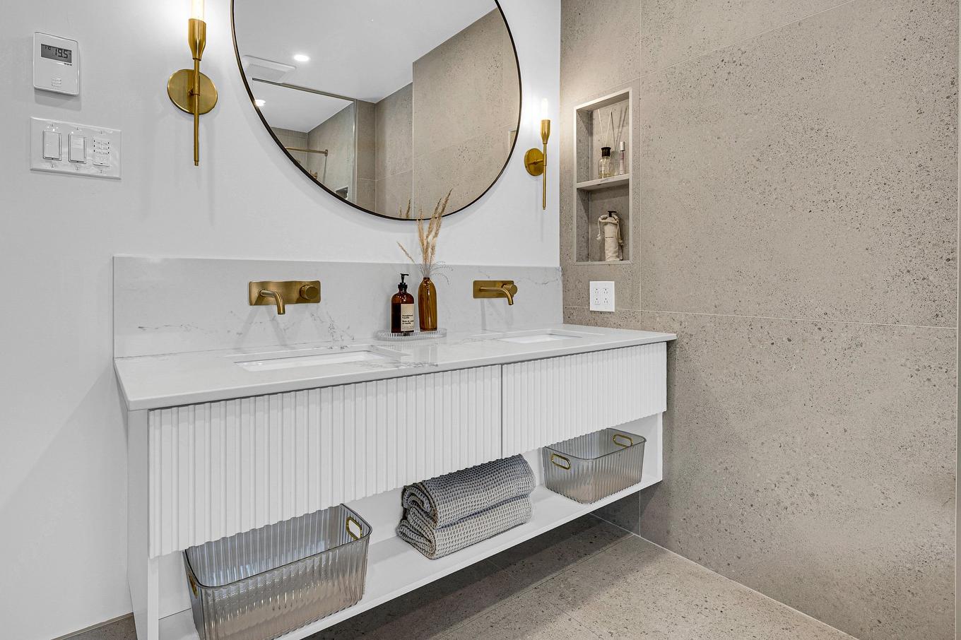 Salle de bains attenante à la CCP - 30 Place De La Pulperie, Saint-Jérôme, QC - Indoor Photo Showing Bathroom