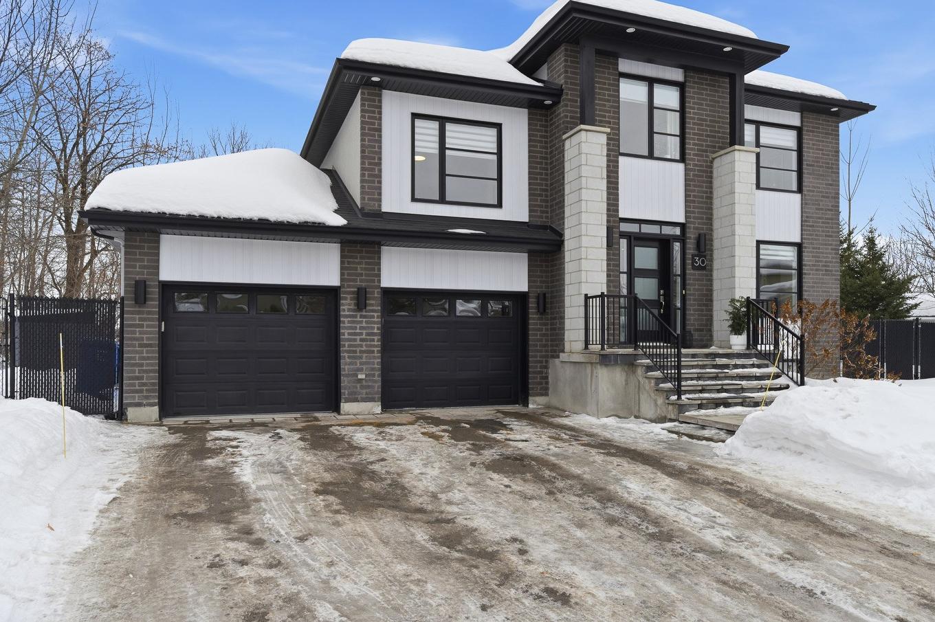 Façade - 30 Place De La Pulperie, Saint-Jérôme, QC - Outdoor With Facade