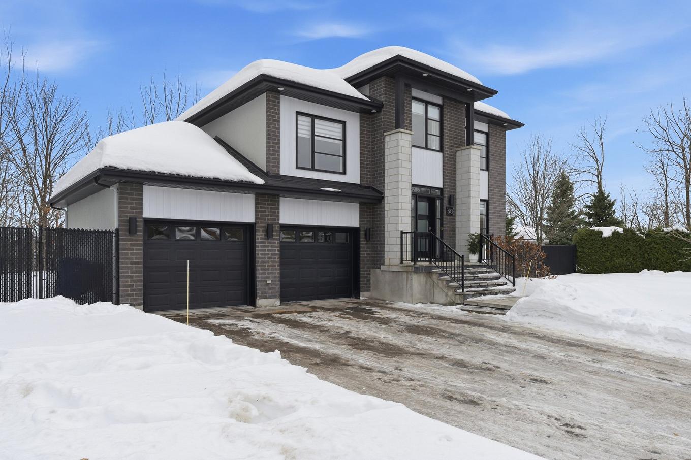 Façade - 30 Place De La Pulperie, Saint-Jérôme, QC - Outdoor With Facade