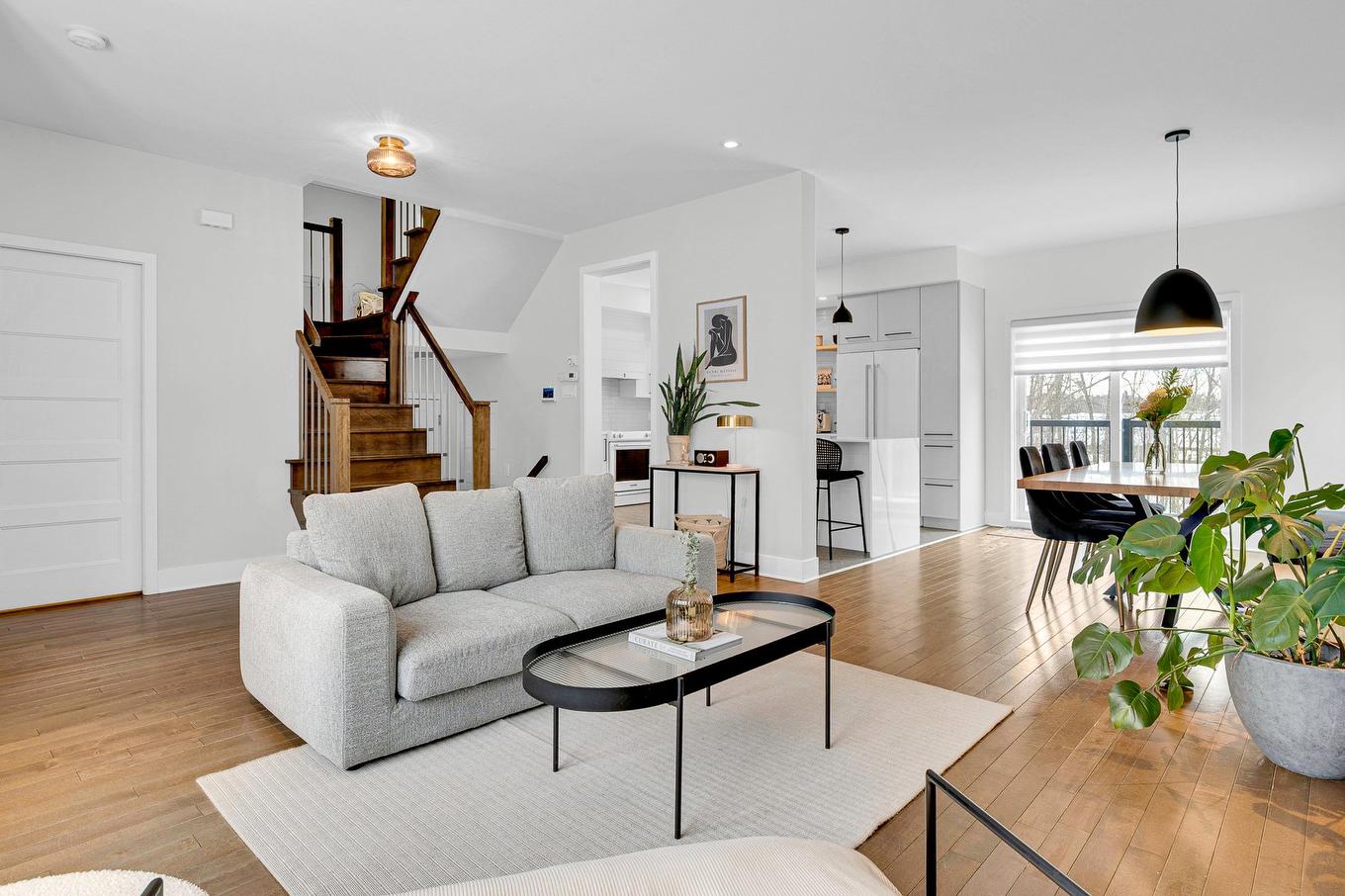 Vue d'ensemble - 30 Place De La Pulperie, Saint-Jérôme, QC - Indoor Photo Showing Living Room