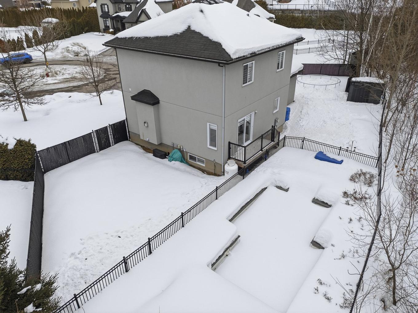 Photo aérienne - 30 Place De La Pulperie, Saint-Jérôme, QC - Outdoor