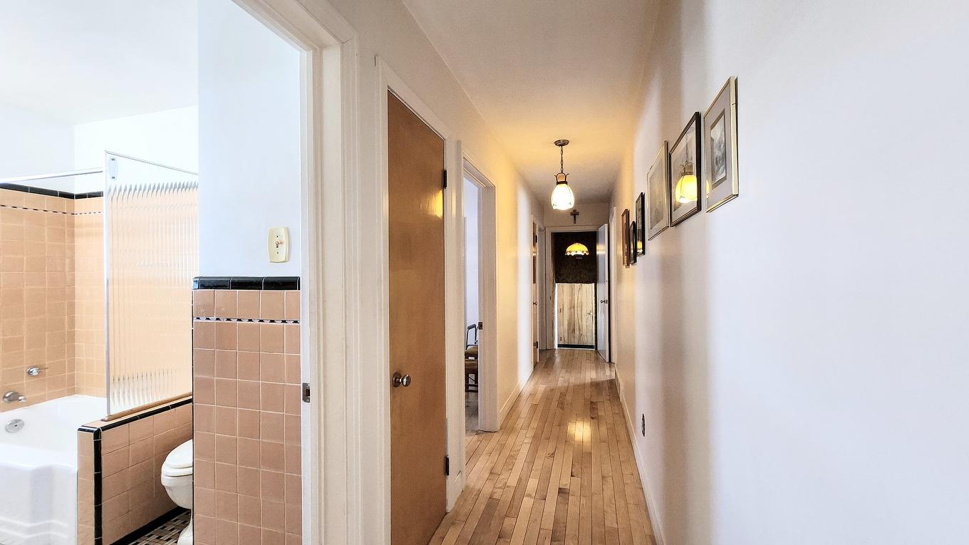 Passageway - 4303 Boul. Des Hêtres, Shawinigan, QC - Indoor Photo Showing Other Room