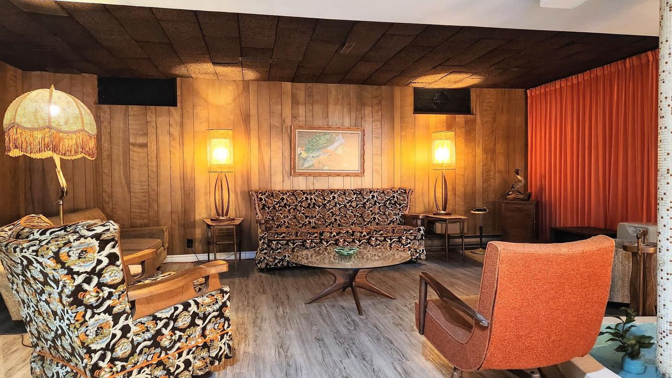 Family room - 4303 Boul. Des Hêtres, Shawinigan, QC - Indoor Photo Showing Living Room