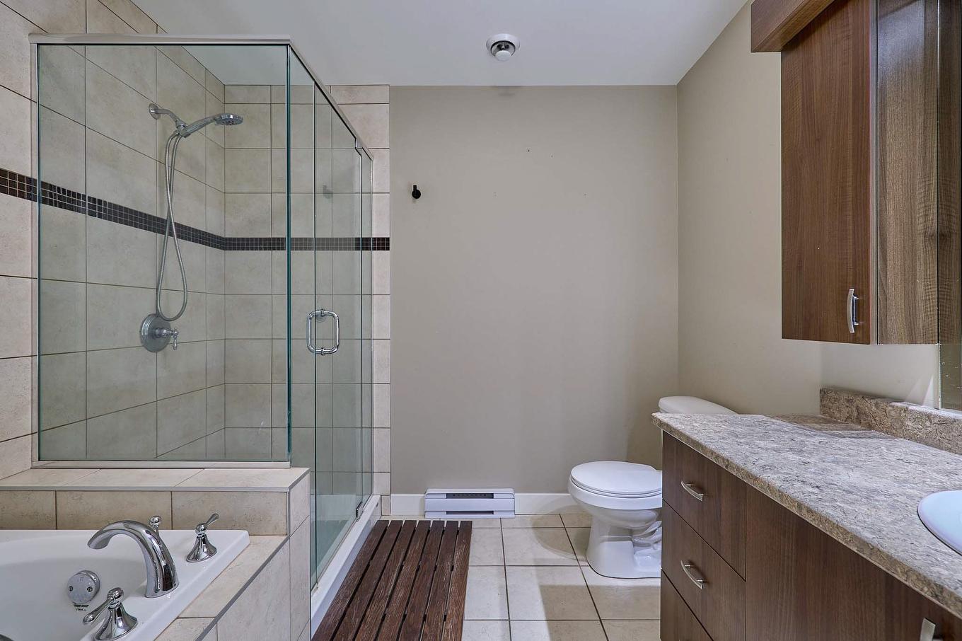 Salle de bains - 1008 Boul. Maisonneuve, Saint-Jérôme, QC - Indoor Photo Showing Bathroom