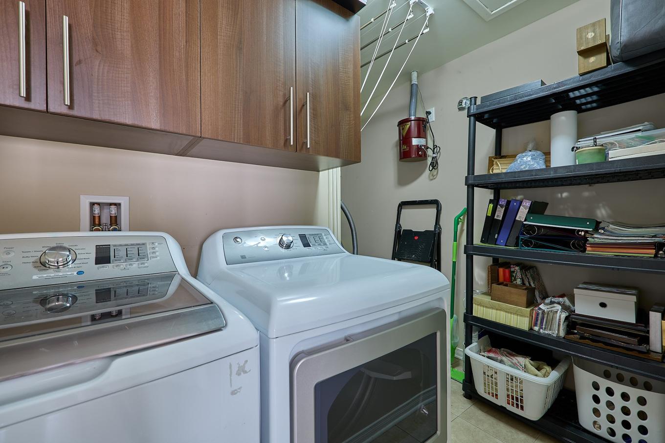 Salle de lavage - 1008 Boul. Maisonneuve, Saint-Jérôme, QC - Indoor Photo Showing Laundry Room