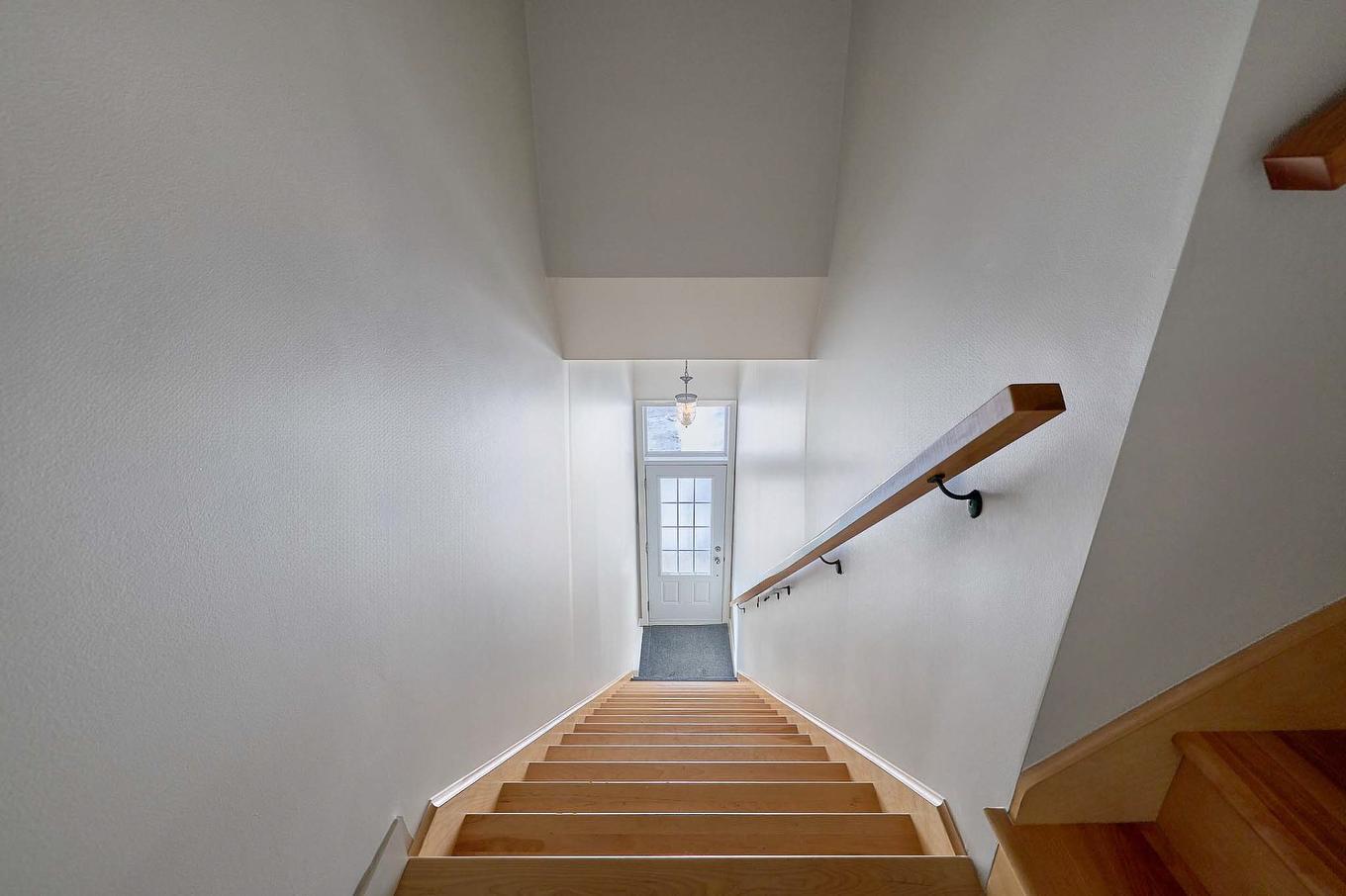 Hall d'entrée/Vestibule - 1008 Boul. Maisonneuve, Saint-Jérôme, QC - Indoor Photo Showing Other Room