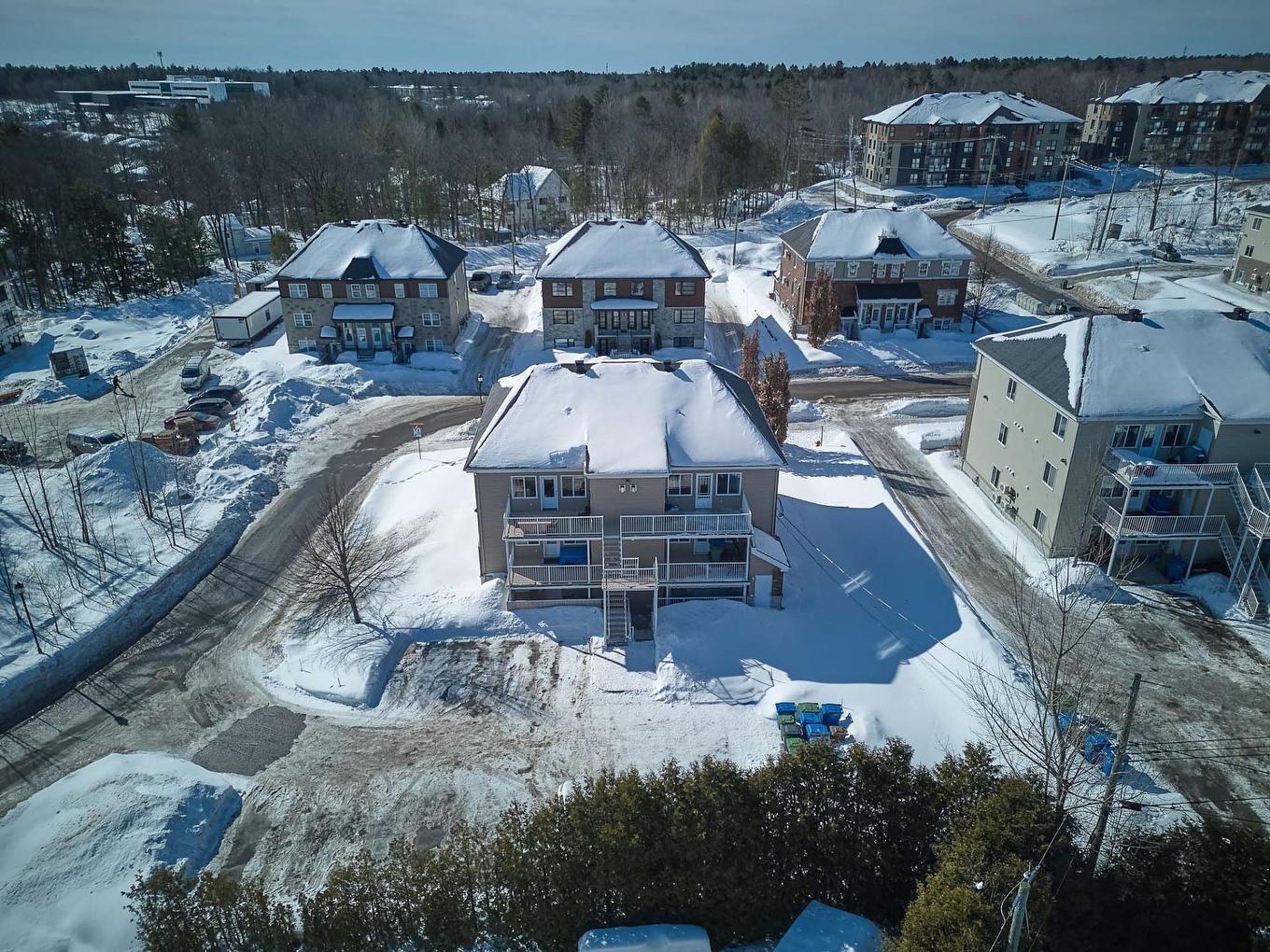 Face arrière - 1008 Boul. Maisonneuve, Saint-Jérôme, QC - Outdoor With View