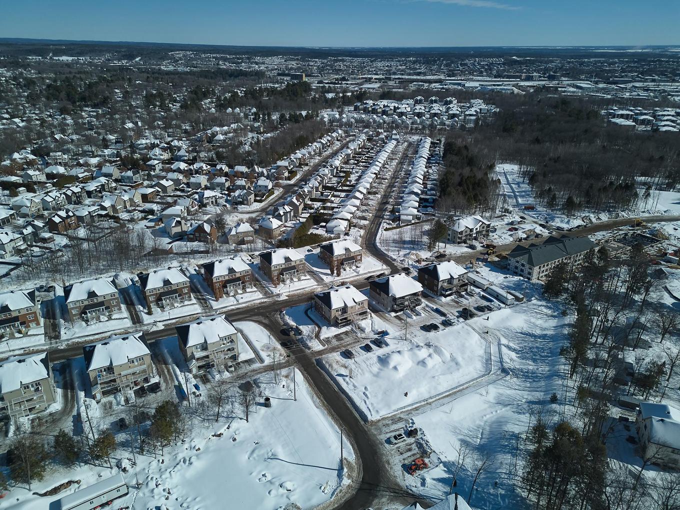 Photo aérienne - 1008 Boul. Maisonneuve, Saint-Jérôme, QC - Outdoor With View