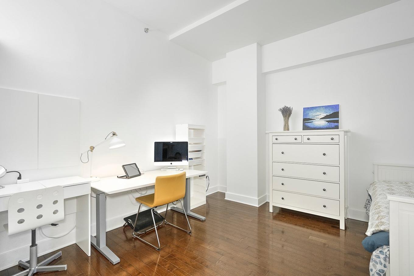 Bedroom - 204-2375 Av. Ekers, Mont-Royal, QC - Indoor Photo Showing Office