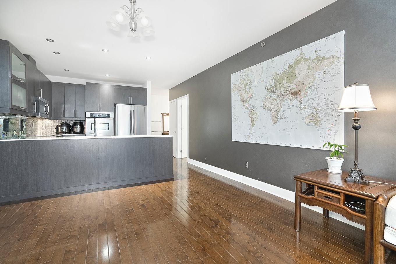 Living room - 204-2375 Av. Ekers, Mont-Royal, QC - Indoor Photo Showing Other Room