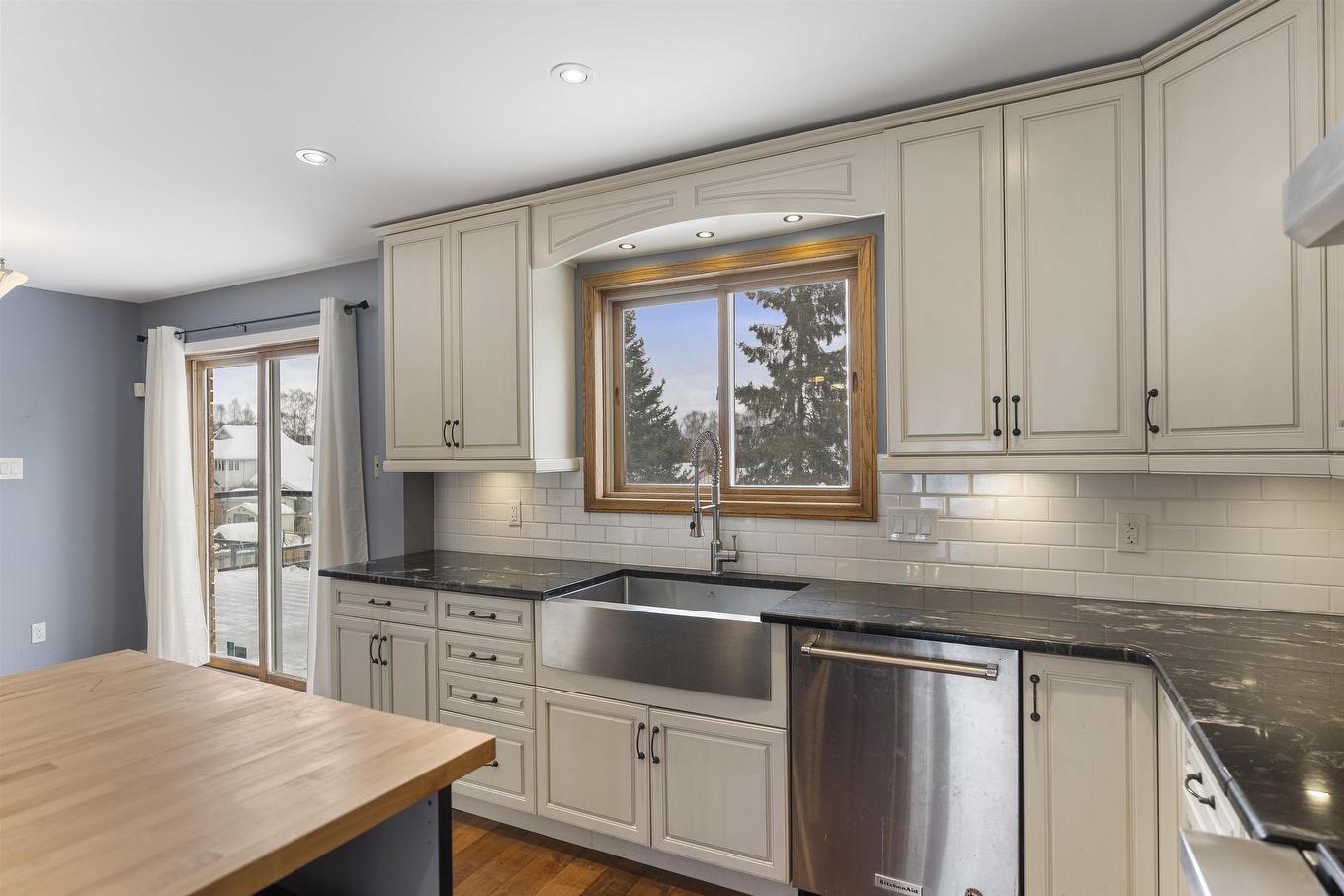 191 Skyline Avenue, Thunder Bay, ON - Indoor Photo Showing Kitchen