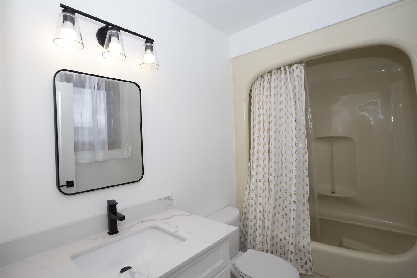 191 Skyline Avenue, Thunder Bay, ON - Indoor Photo Showing Bathroom