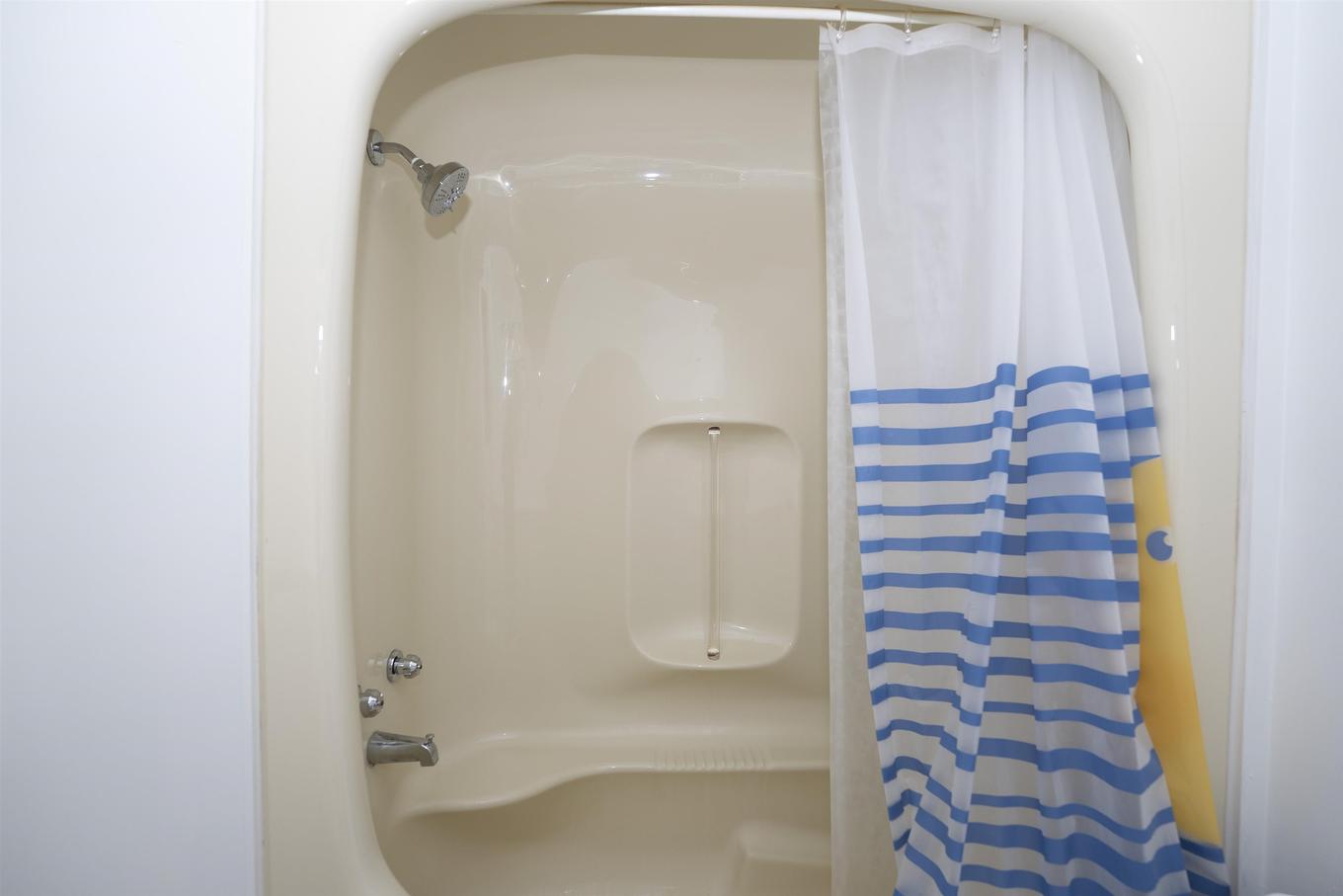 191 Skyline Avenue, Thunder Bay, ON - Indoor Photo Showing Bathroom