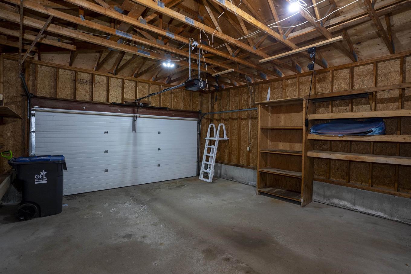 191 Skyline Avenue, Thunder Bay, ON - Indoor Photo Showing Garage