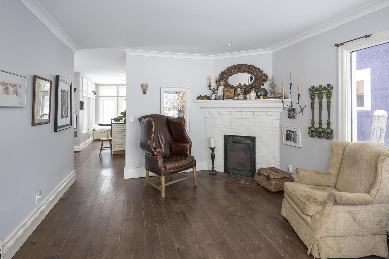 502 Norah Street S, Thunder Bay, ON - Indoor Photo Showing Living Room With Fireplace