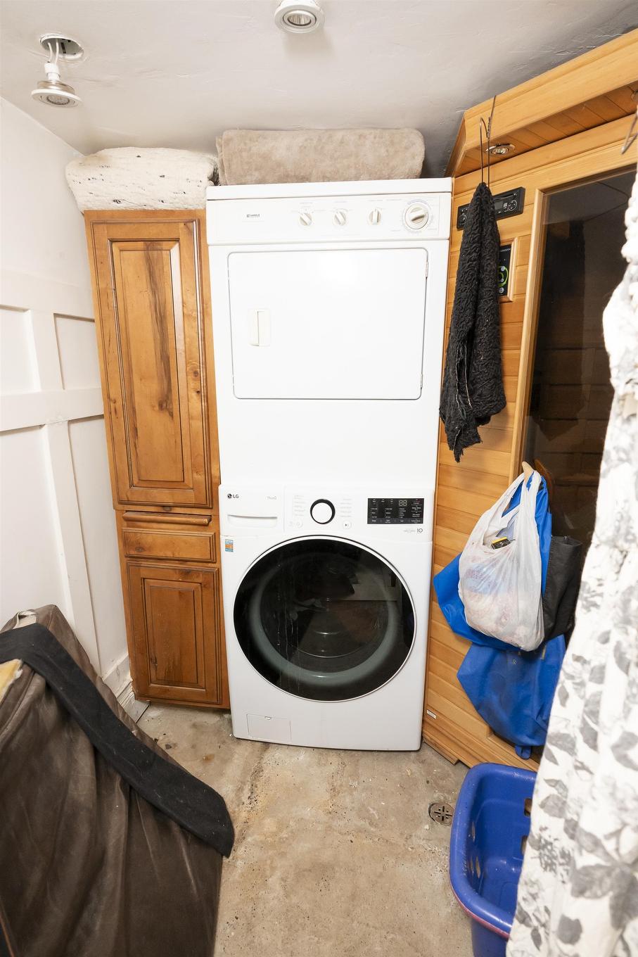 502 Norah Street S, Thunder Bay, ON - Indoor Photo Showing Laundry Room
