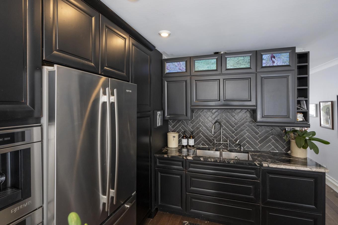 502 Norah Street S, Thunder Bay, ON - Indoor Photo Showing Kitchen With Upgraded Kitchen