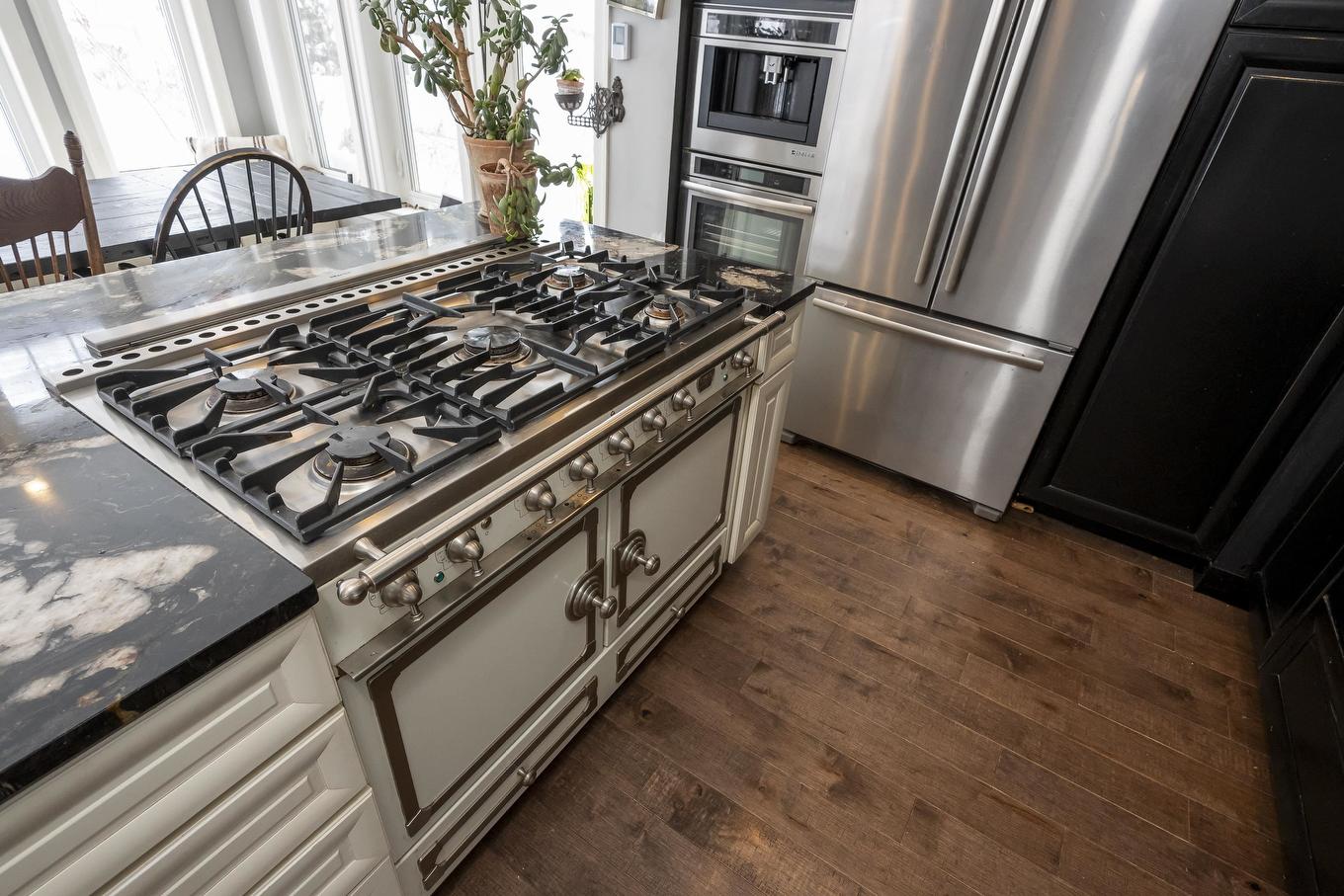 502 Norah Street S, Thunder Bay, ON - Indoor Photo Showing Kitchen