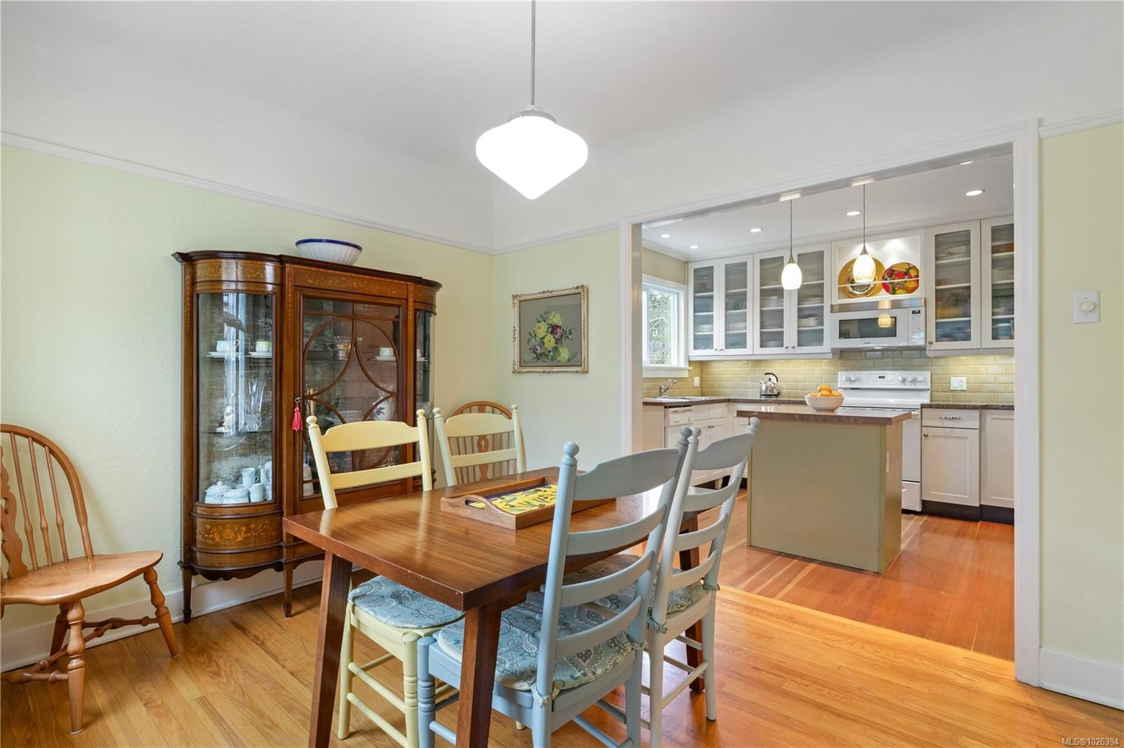 1020 Falkland Rd, Oak Bay, BC