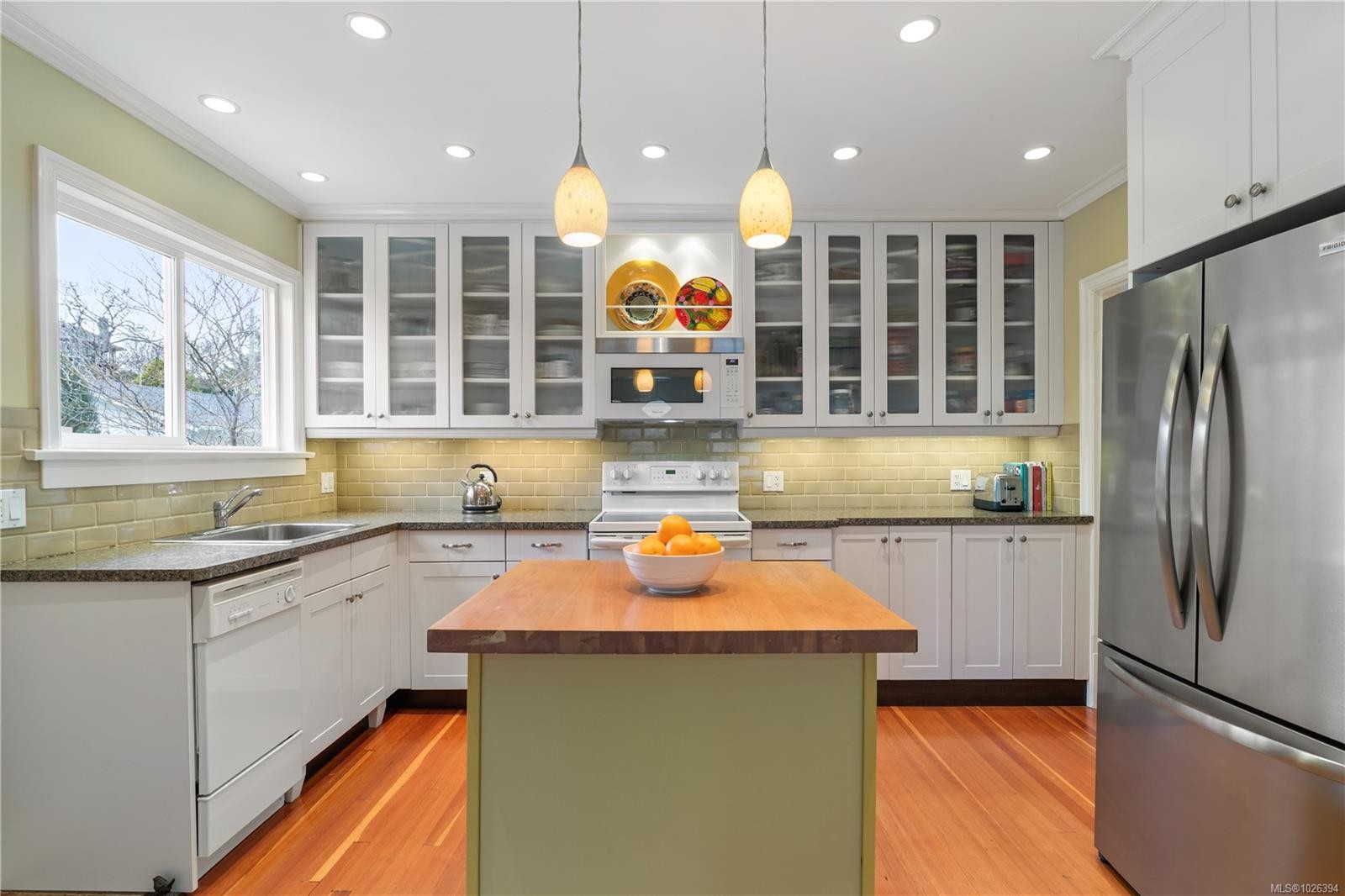 1020 Falkland Rd, Oak Bay, BC