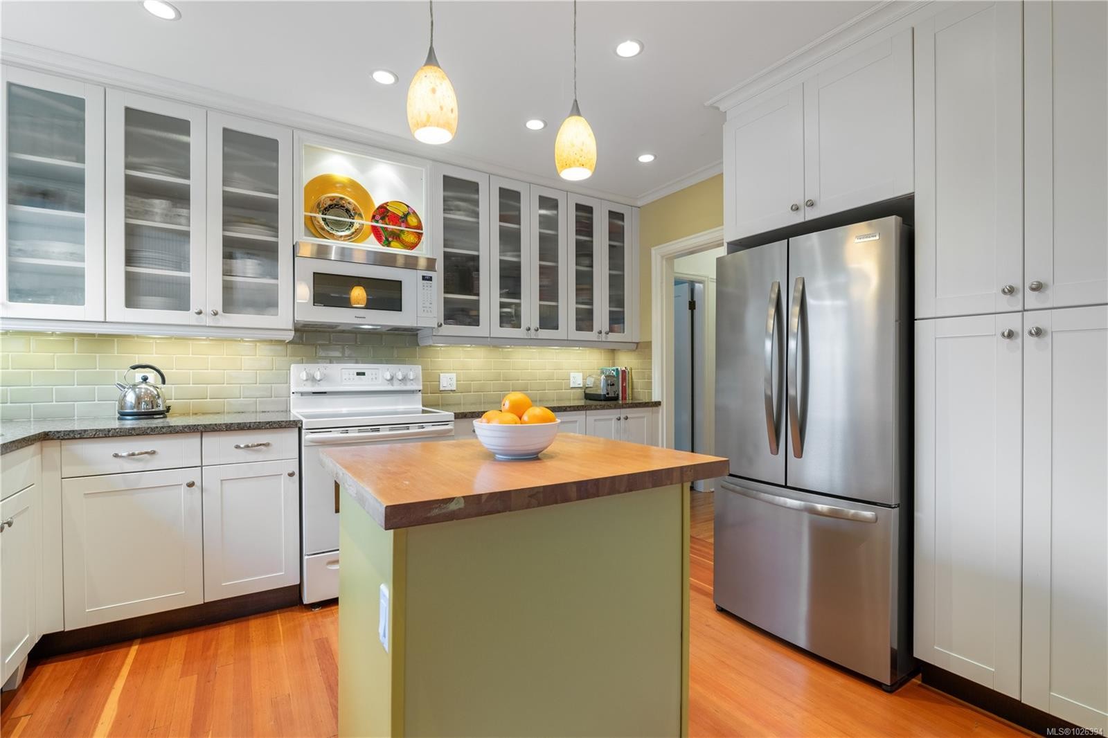 1020 Falkland Rd, Oak Bay, BC