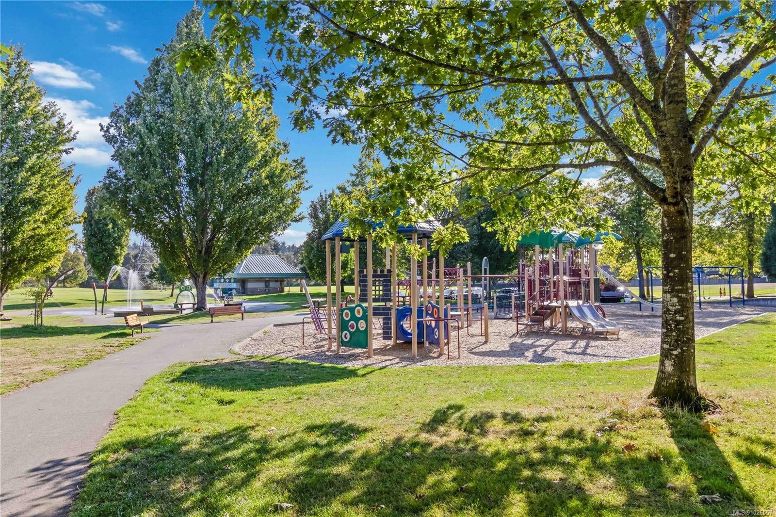 808 Jagdeep Pl, Saanich, BC