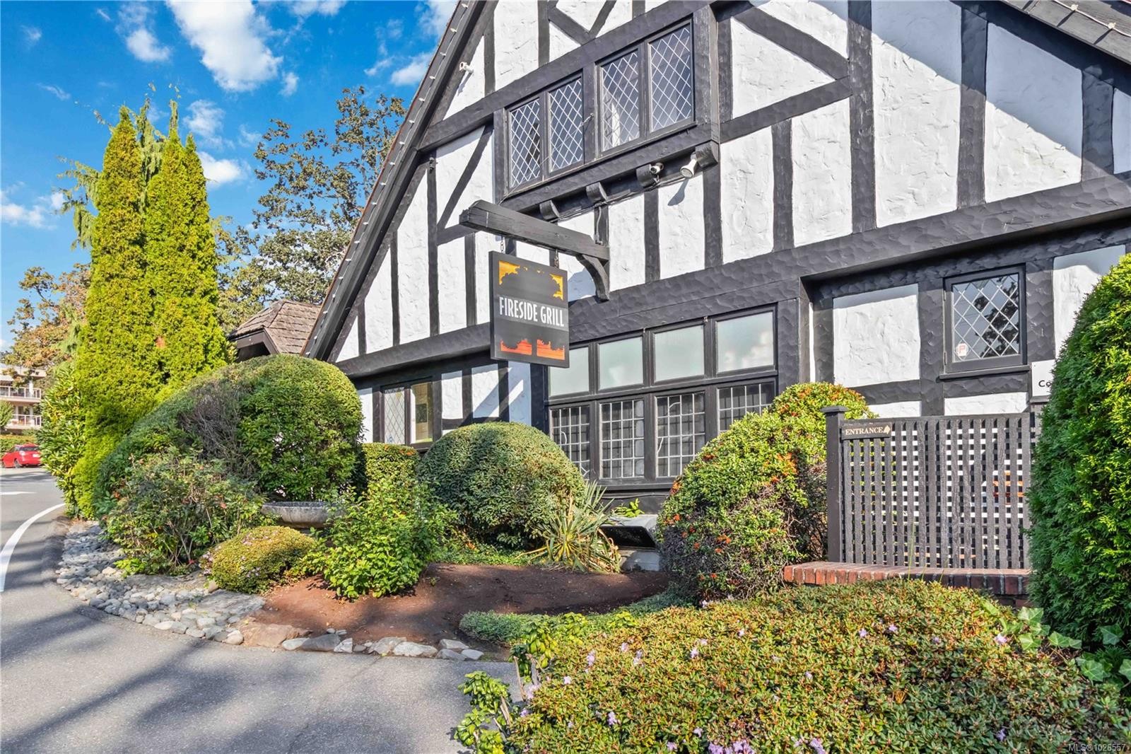 808 Jagdeep Pl, Saanich, BC