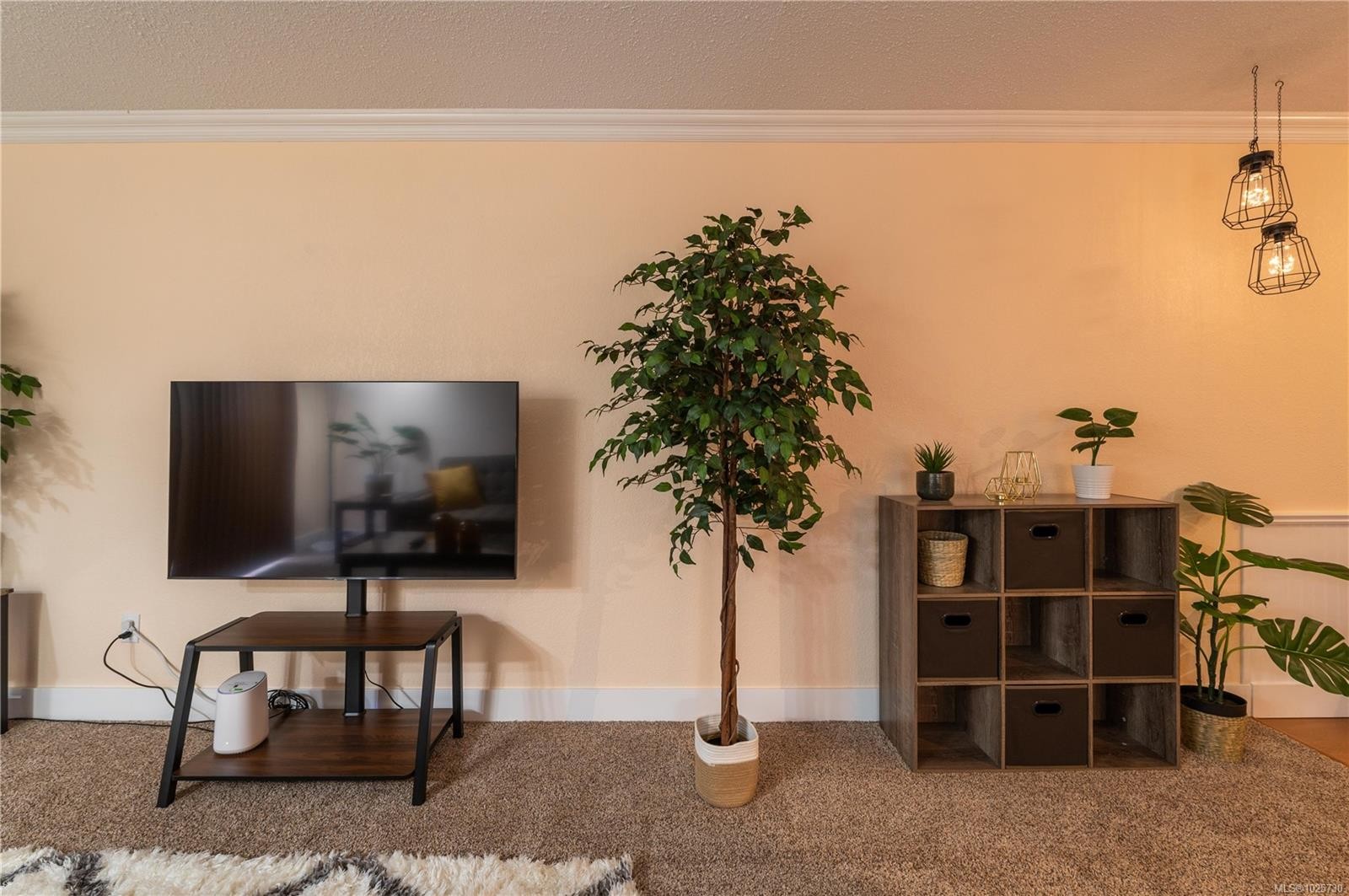 110-1600 Dufferin Cres, Nanaimo, BC - Indoor