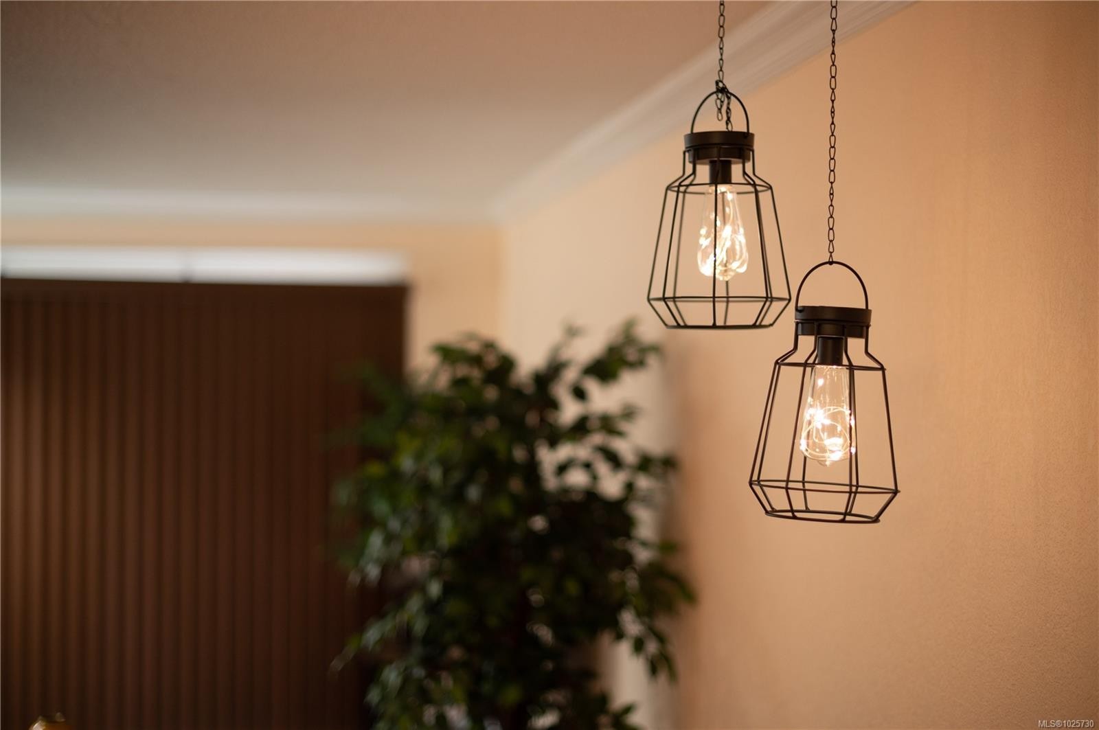 110-1600 Dufferin Cres, Nanaimo, BC - Indoor Photo Showing Other Room