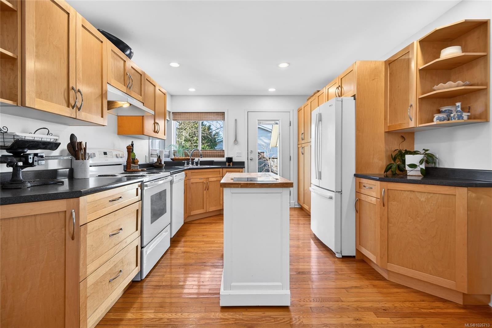 2156 Eardley Rd, Campbell River, BC