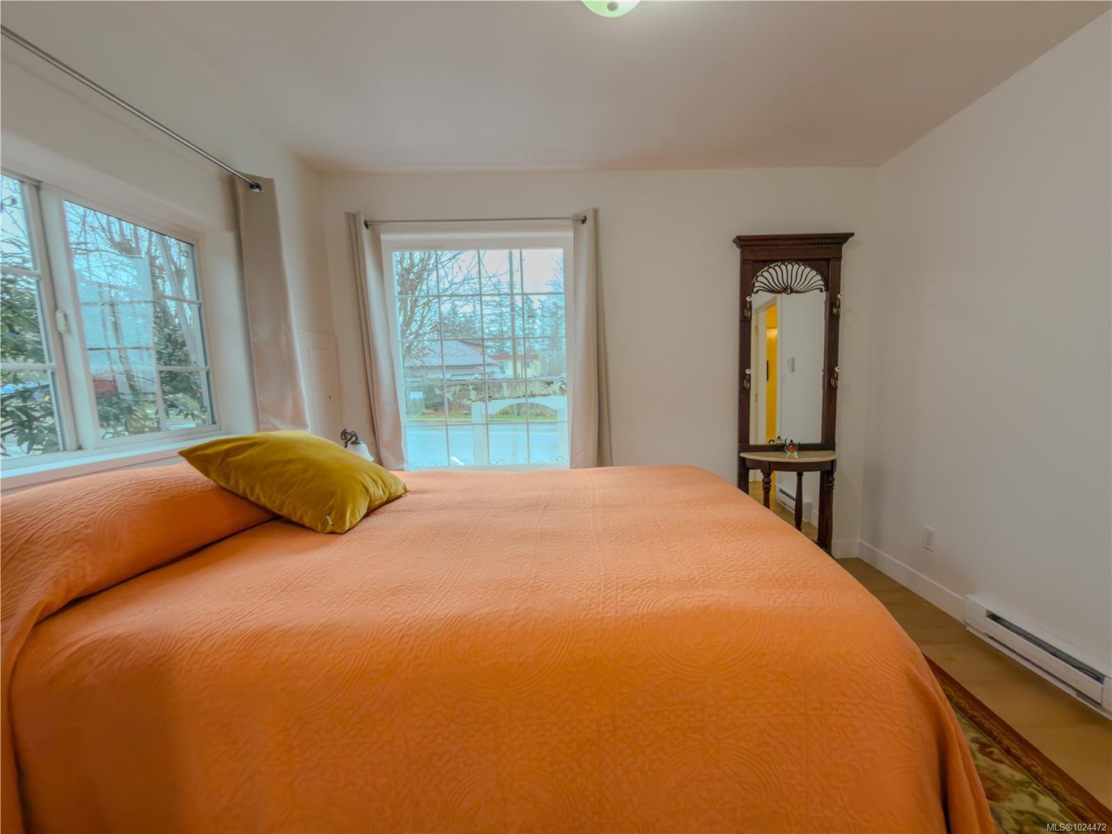 1560 Joan Ave, Crofton, BC