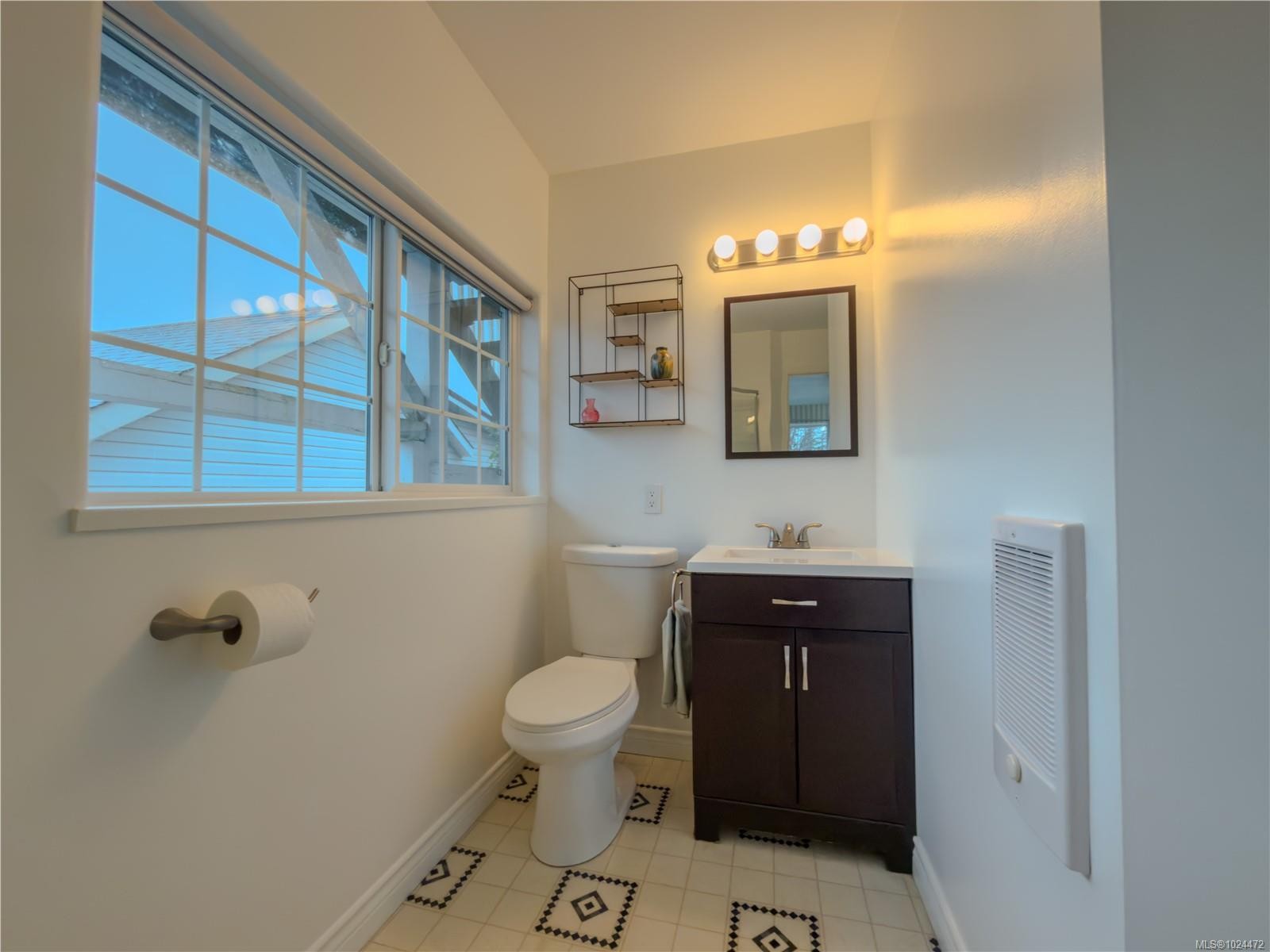 1560 Joan Ave, Crofton, BC