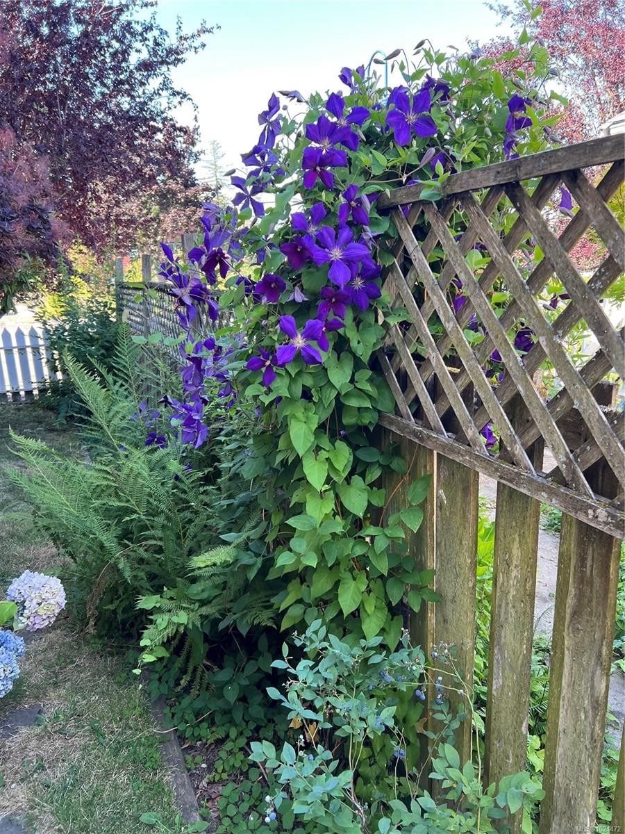 1560 Joan Ave, Crofton, BC