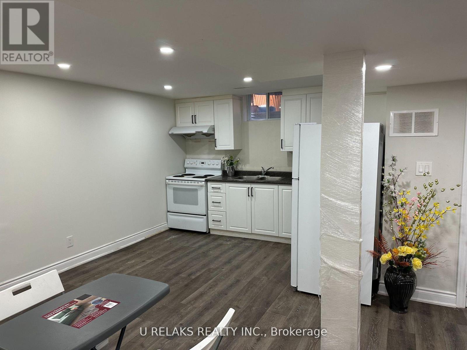 640 Farwell Crescent, Mississauga, ON - Indoor