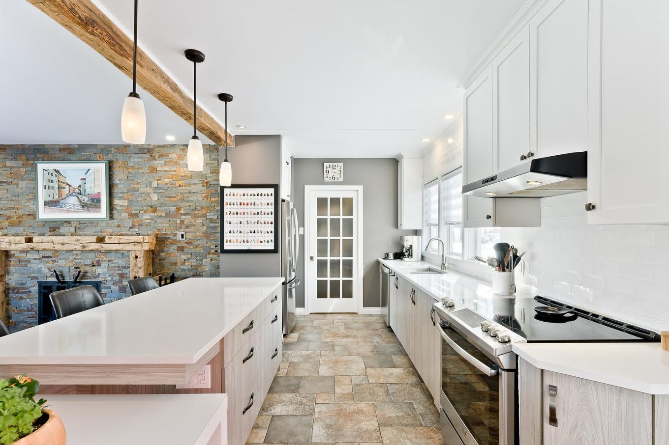 Kitchen - 27 Rue Spring-Garden, Sherbrooke (Lennoxville), QC - Indoor Photo Showing Kitchen