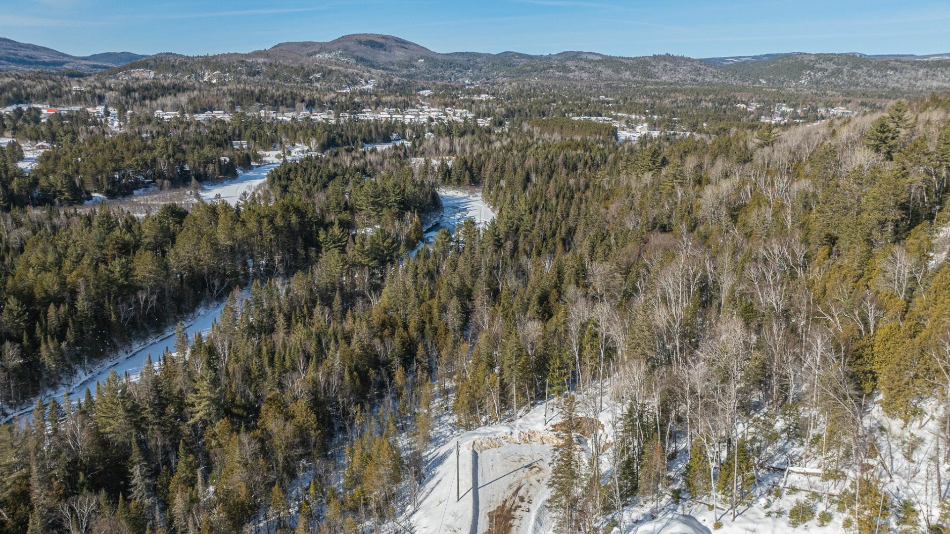 Photo aérienne - Rue Des Cougars, Saint-Côme, QC