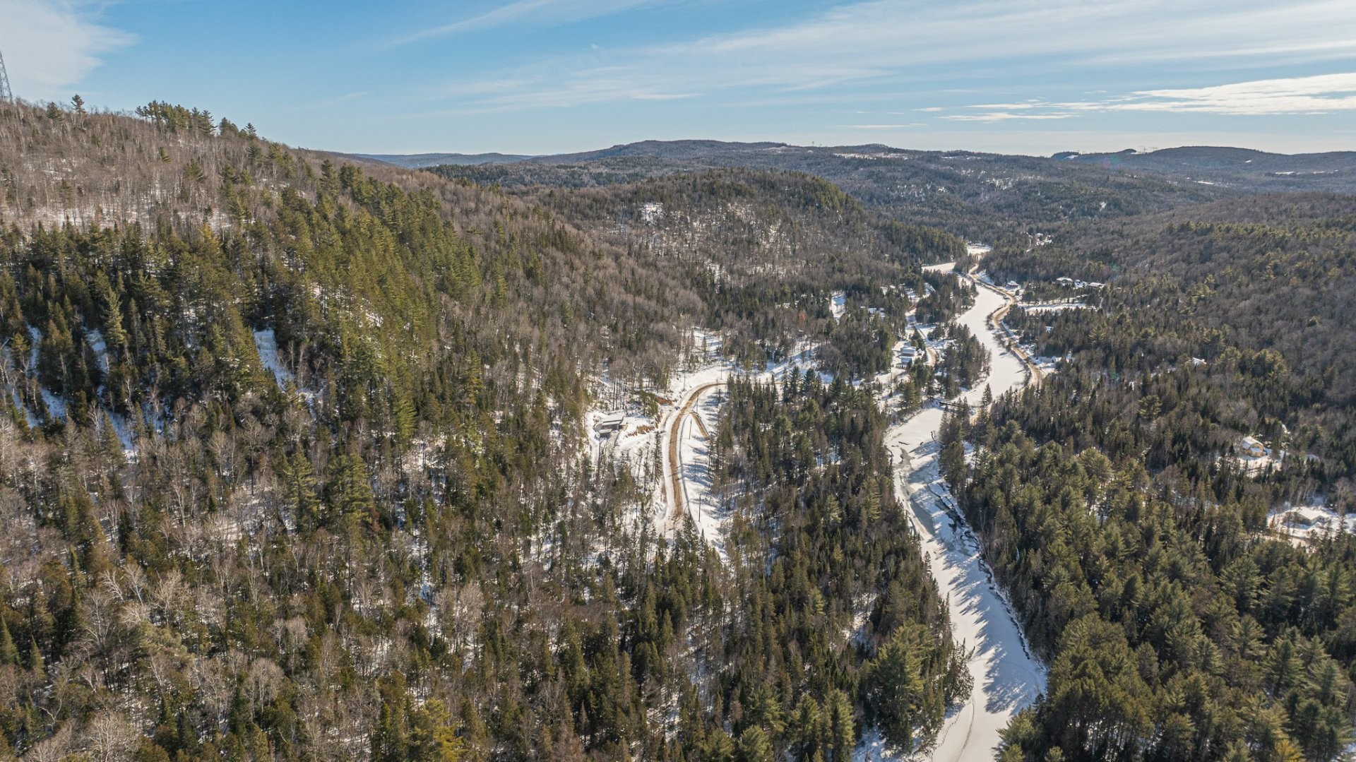 Photo aérienne - Rue Des Cougars, Saint-Côme, QC