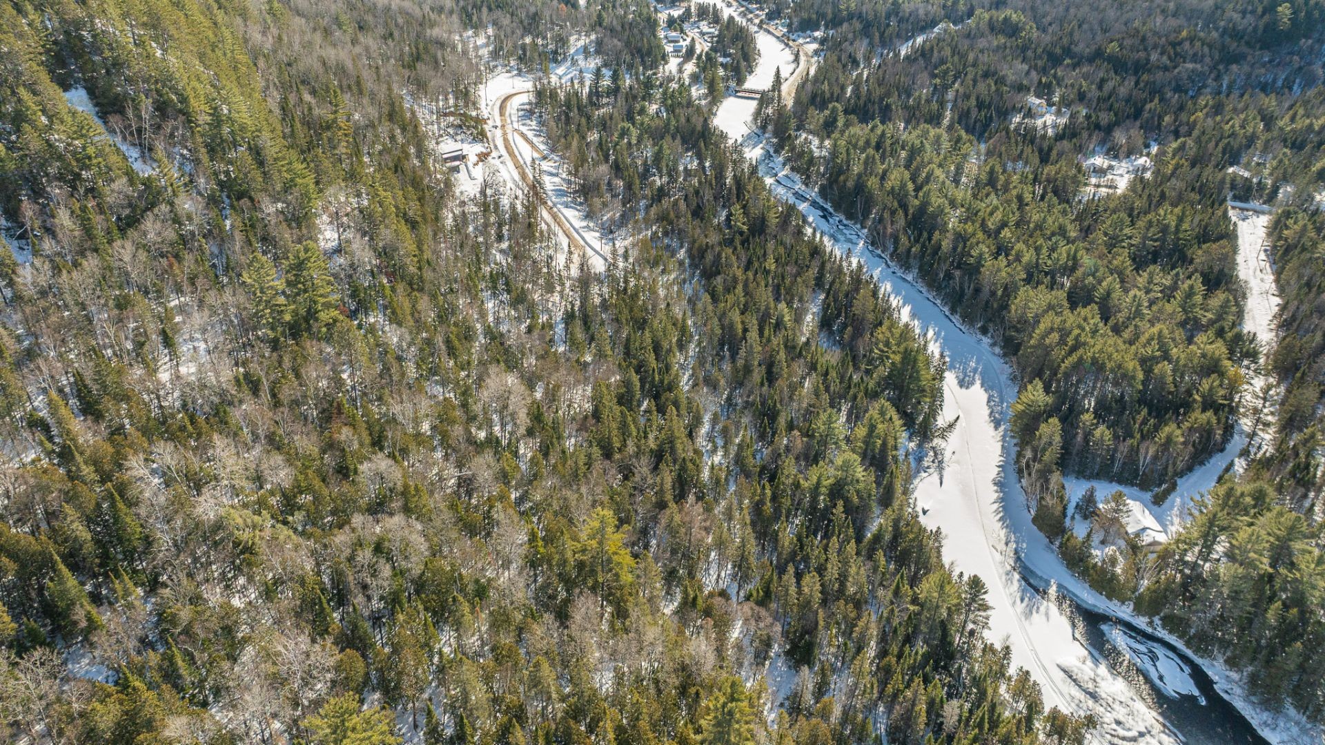 Photo aérienne - Rue Des Cougars, Saint-Côme, QC