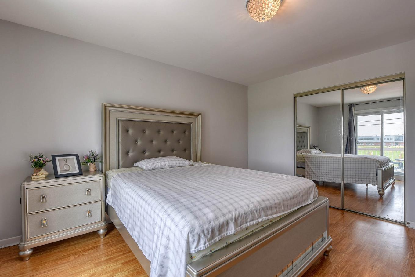 Primary bedroom - 21-54 Rue De Courcelle, Repentigny (Repentigny), QC - Indoor Photo Showing Bedroom