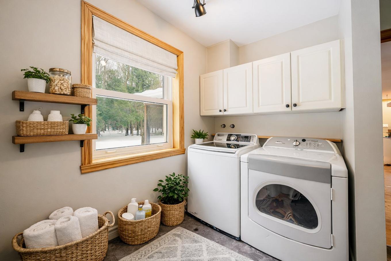 Powder room - 830 Rue Des Lièvres, Farnham, QC - Indoor Photo Showing Laundry Room