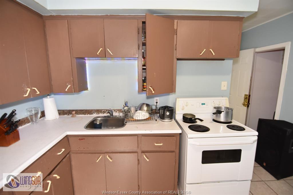 1453 Wyandotte Street East, Windsor, ON