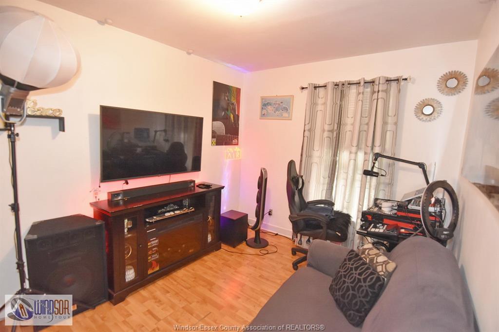 1453 Wyandotte Street East, Windsor, ON
