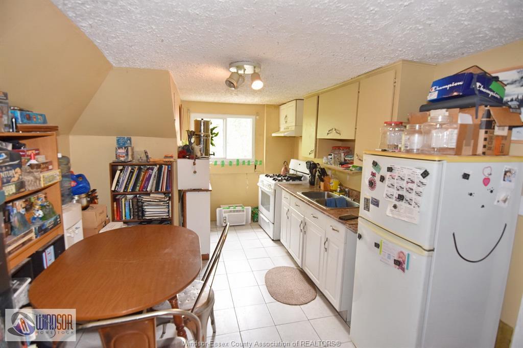 1453 Wyandotte Street East, Windsor, ON