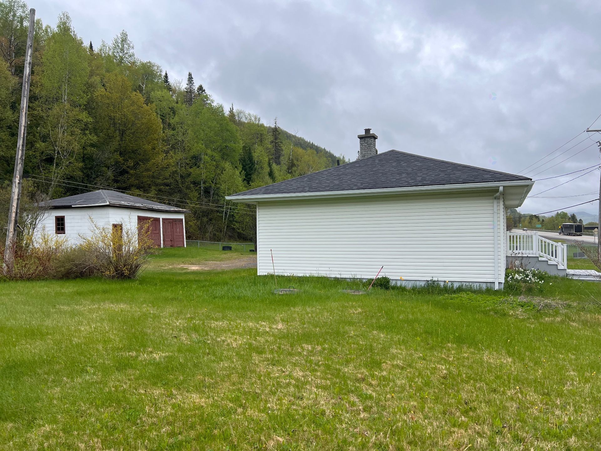 Back of Structure - 11 Boul. Perron E., Matapédia, QC - Outdoor