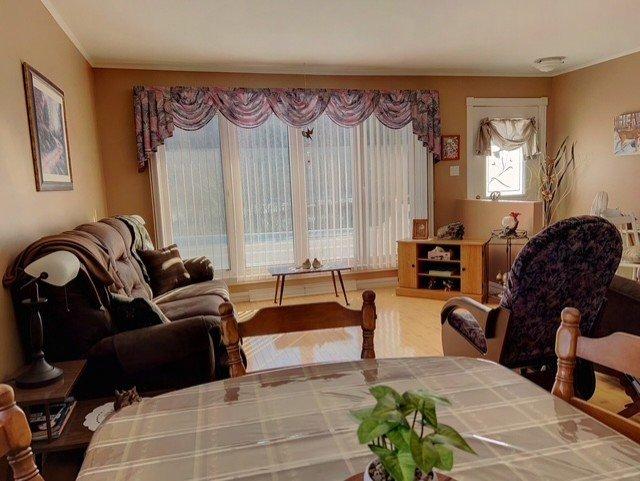 Living room - 11 Boul. Perron E., Matapédia, QC - Indoor