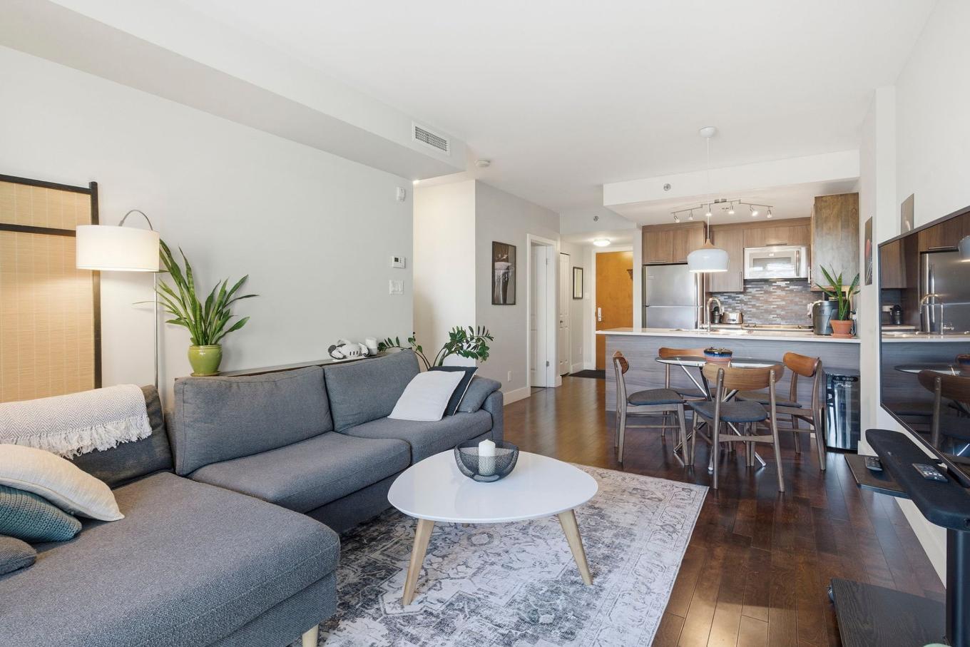 Overall view - 608-4900 Boul. De L'Assomption, Montréal (Rosemont/La Petite-Patrie), QC - Indoor Photo Showing Living Room